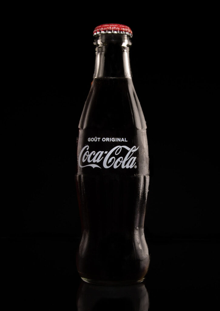 photographie de produit fond noir boisson