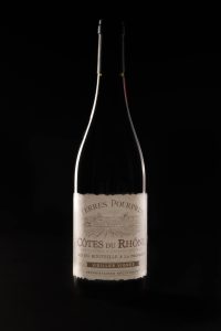 Photographe produits à Selestat packshot fond noir bouteille de vin